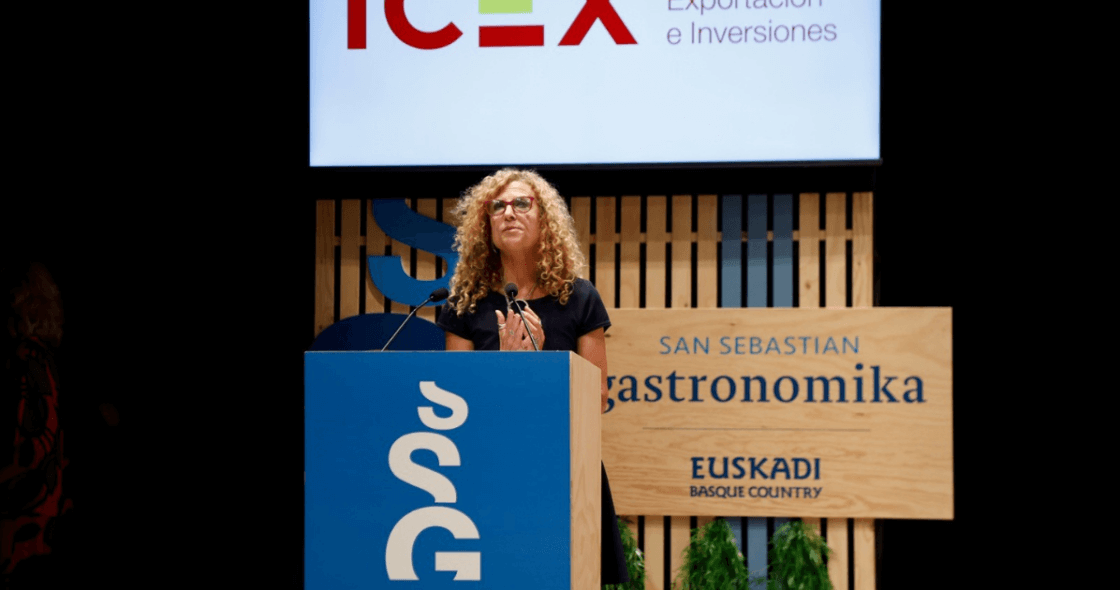 Michele Buster gives a speech at the San Sebastian Gastronomika event